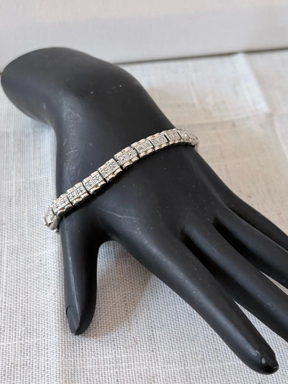 Classic Silver-Tone Cubic Zirconia Tennis Bracelet - Elegant Sparkle